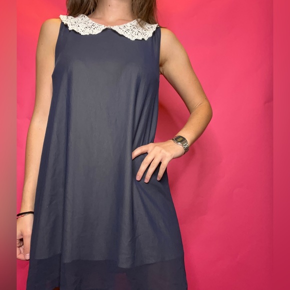 Dress with collar - Picture 2 of 4